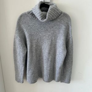VICI TURTLENECK SWEATER